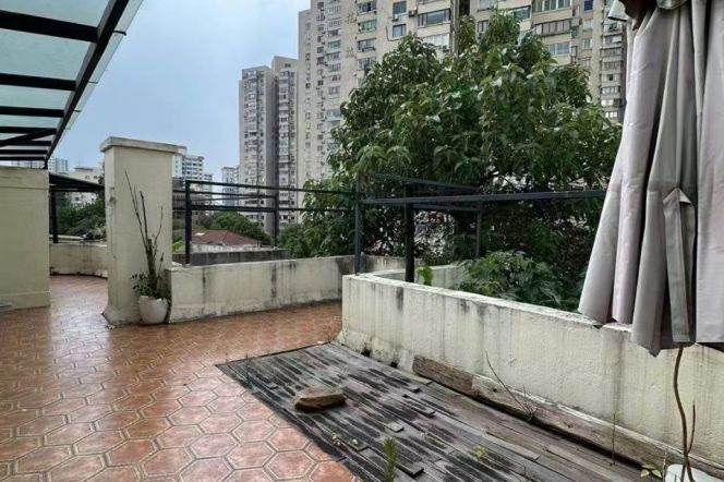 Spacious Bright 1BR Heritage Apartment in Old Xuhui with Built-in Storage (L10/L11)