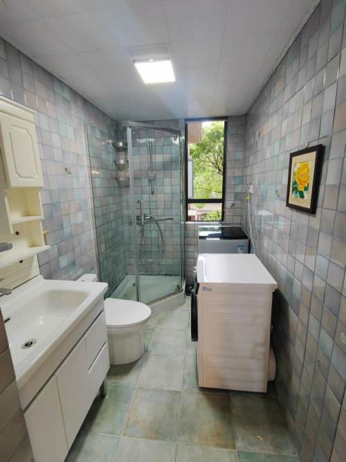 Housing image — Bathroom