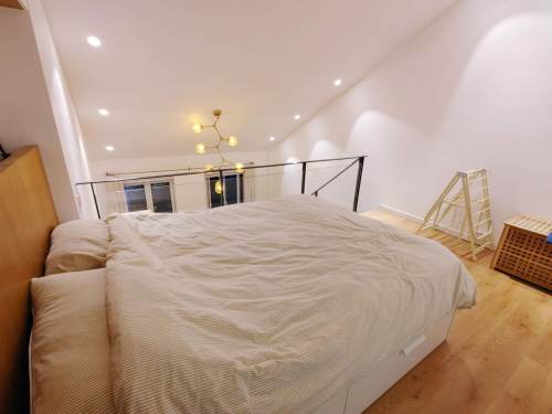Housing image — Room