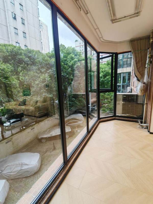 Housing image — Balcony