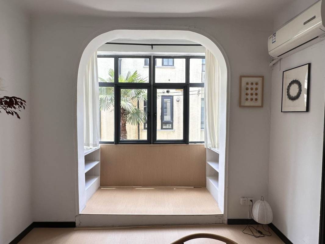 Housing image — Living Room