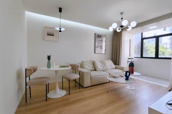 Modern 1BR Apartment near Zhongshan Park (L2/L3/L4)