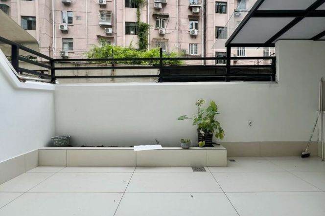 1BR Apartment in Jing'an with Private Garden (L2/L7/L14)