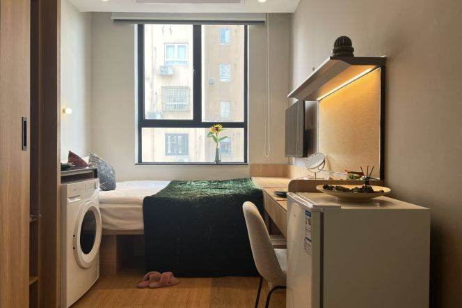 1BR Serviced Apartment near Huangxing Park Metro (L8)
