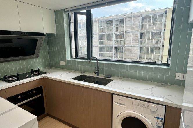 Bright 2BR Apartment in Gubei