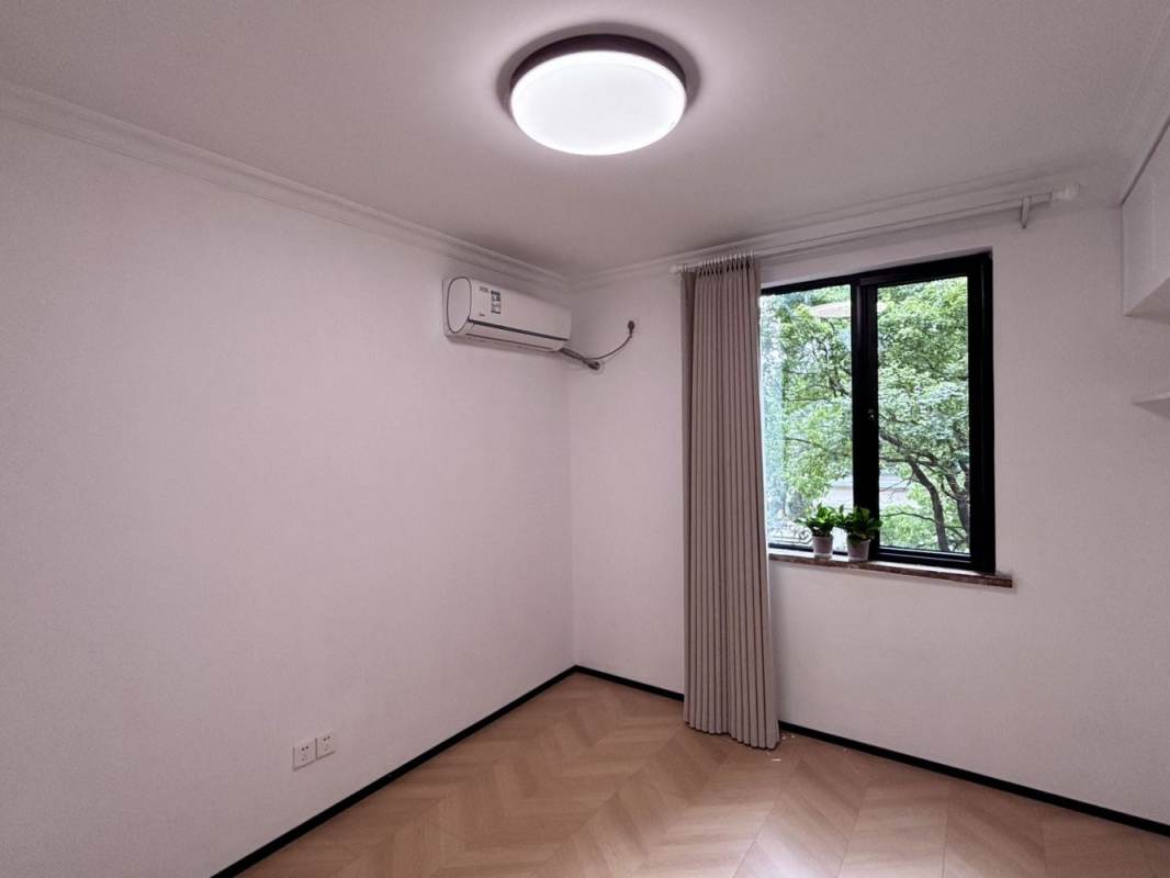 Housing image — Bedroom