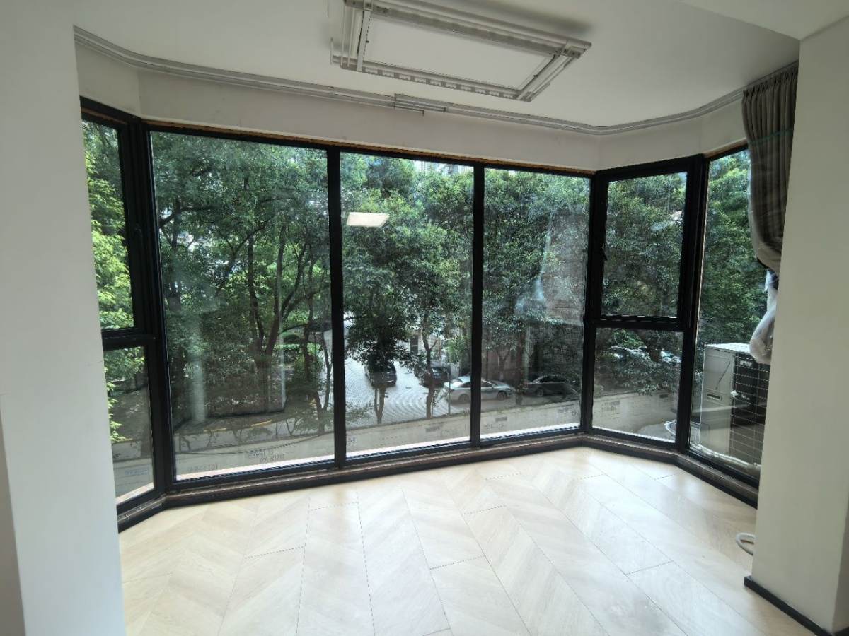 Housing image — Balcony