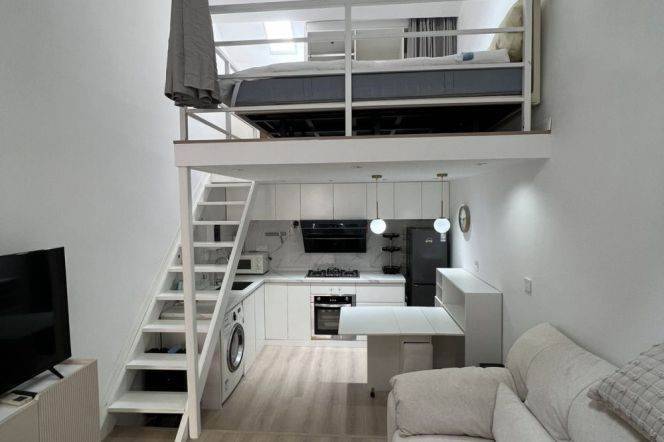 1BR Apartment near Jiashan Rd Metro with Private Garden