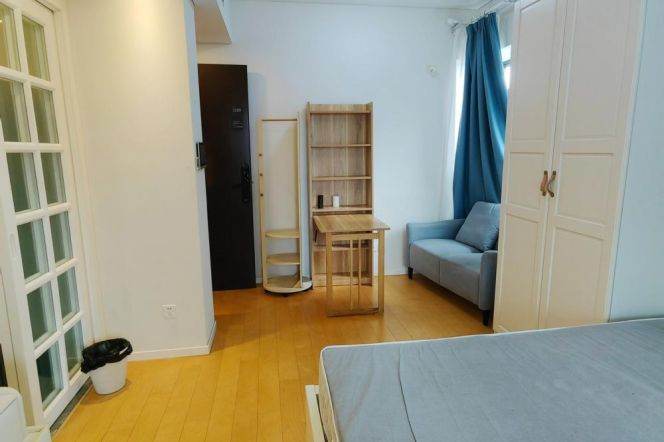 High-Floor 1BR Apartment near Oriental Sports Center Metro (L6/L8/L11)