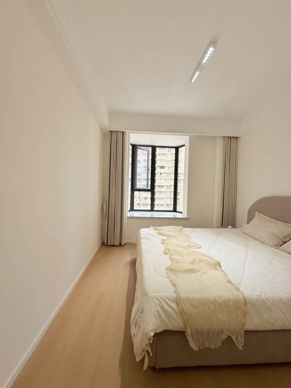 Housing image — Bedroom