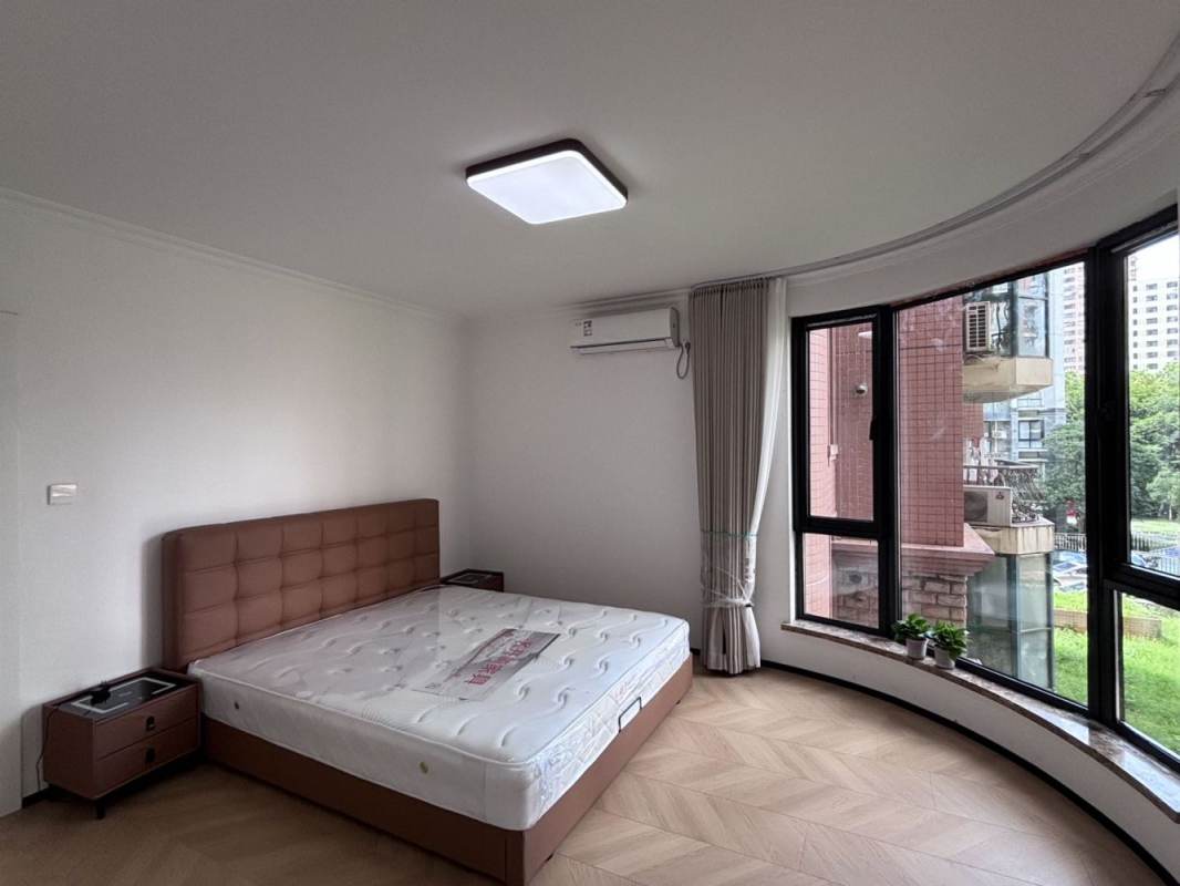 Housing image — Bedroom