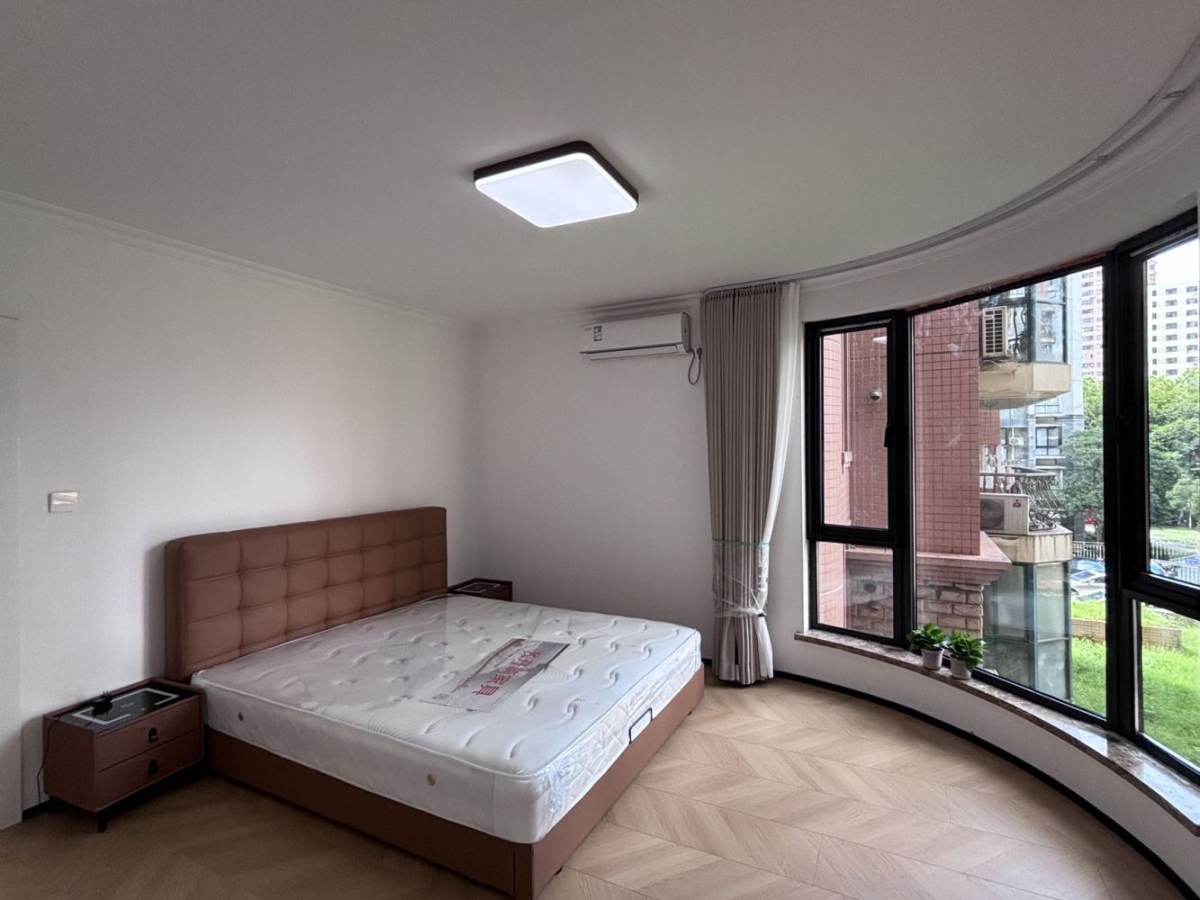 Housing image — Bedroom