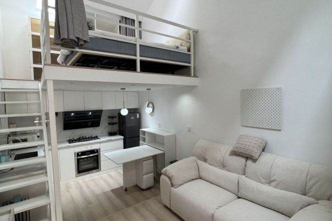 1BR Apartment near Jiashan Rd Metro with Private Garden
