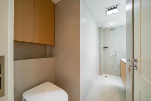 Housing image — Bathroom
