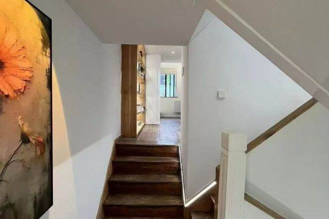 Modern Bright 3BR Lane House in Old Xuhui with Terrace