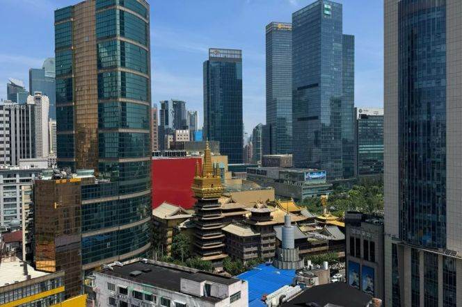 High-Floor Modern Bright 4BR Apartment in Jing'an (L2/L7/L14)