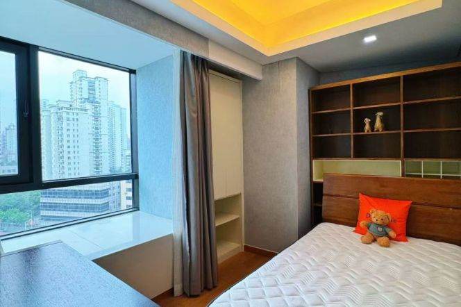 2BR Apartment near Jiashan Rd Metro (L9/L12)