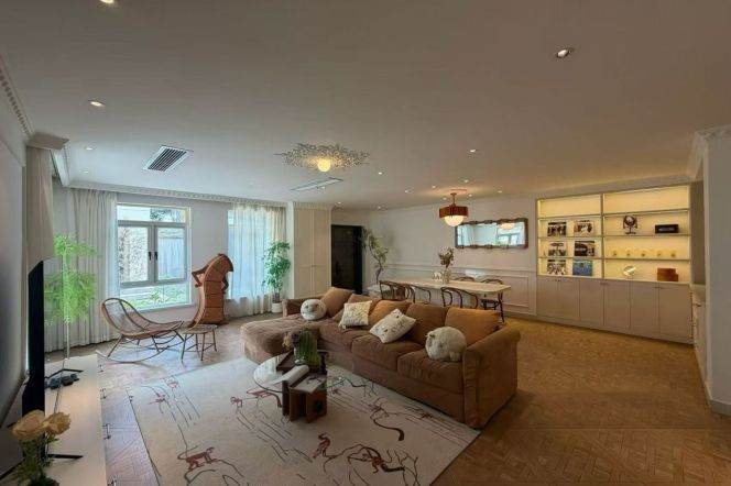 4BR Apartment in Hongqiao CBD with Terrace