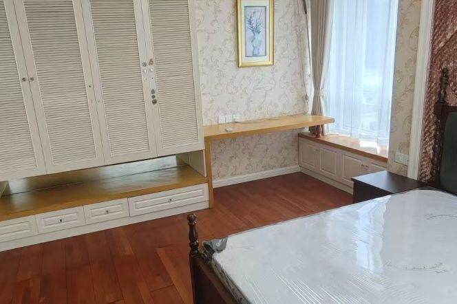 Spacious 2BR Apartment in Hongkou / Fudan Uni with Outstanding View (L18)