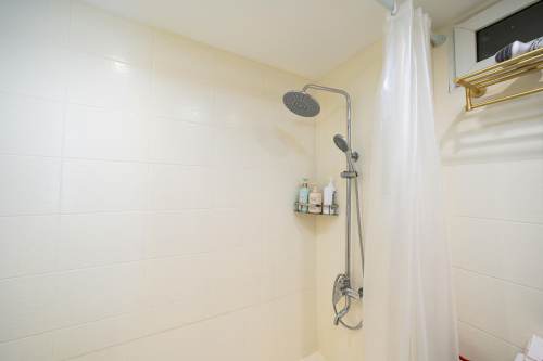Housing image — Bathroom