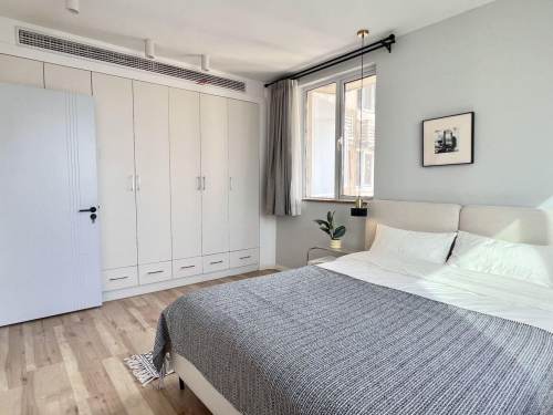 Housing image — room