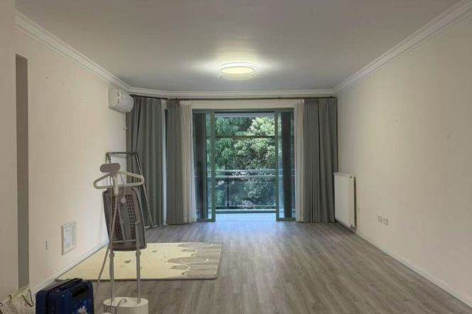 Spacious 2BR Apartment at Central Residences