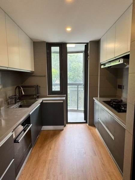 Housing image — Kitchen