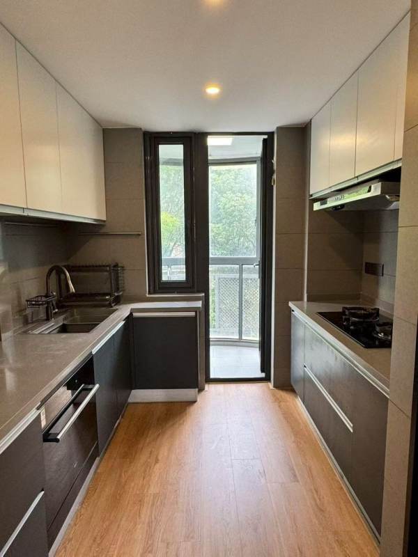 Housing image — Kitchen