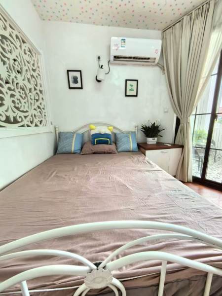 Housing image — Bedroom