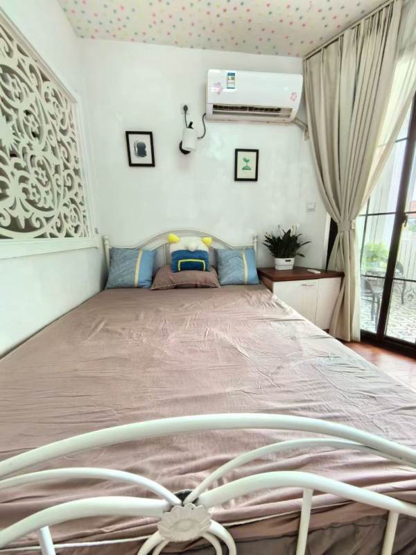 Housing image — Bedroom