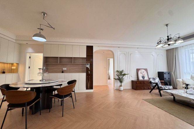 Modern Bright 4BR Apartment near Shanghai Indoor Stadium Metro (L1/L3/L4/L9)