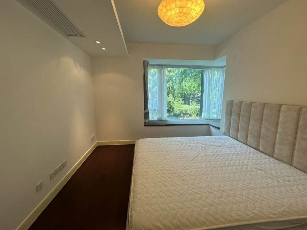 Housing image — Bedroom