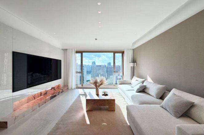 High-Floor Spacious 2BR Apartment near Shangcheng Rd Metro