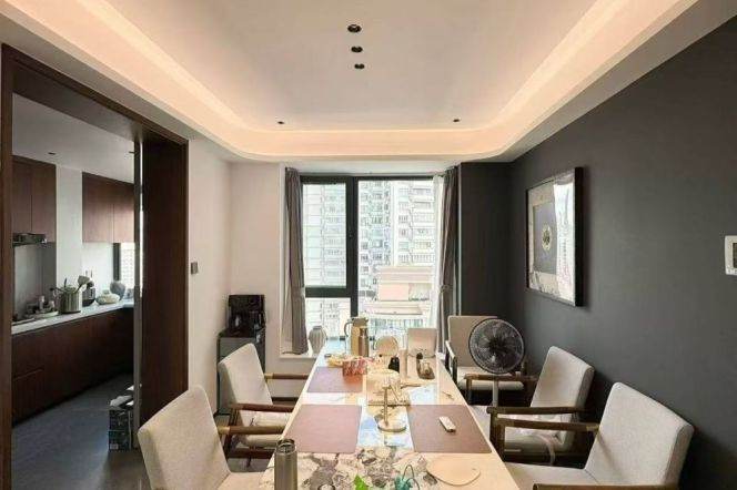 4BR Apartment near West Yan'An Rd Metro