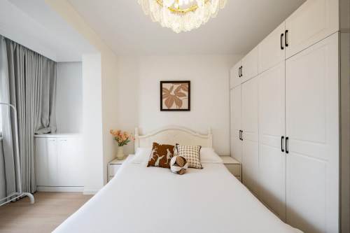 Housing image — Room