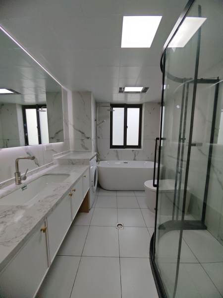 Housing image — Bathroom