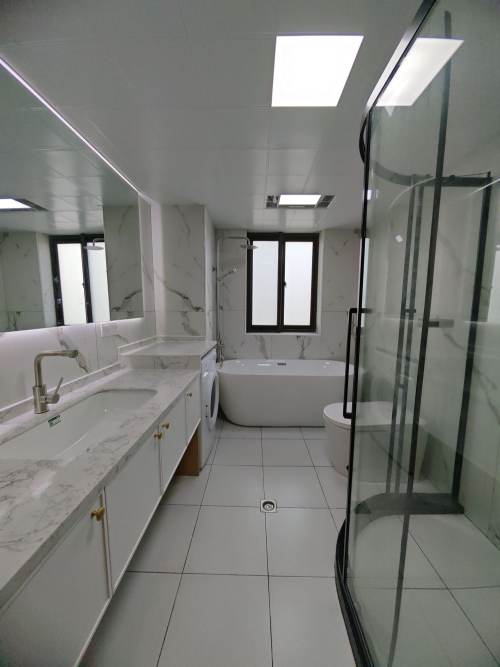 Housing image — Bathroom