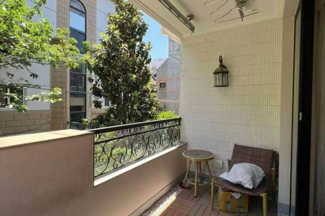 2BR Apartment in Jing'an (L2/L11)