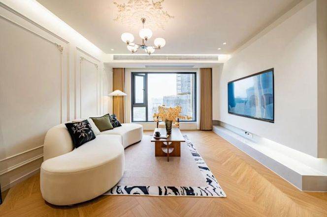 High-Floor 3BR Apartment in Laoximen (L8/L10/L14)