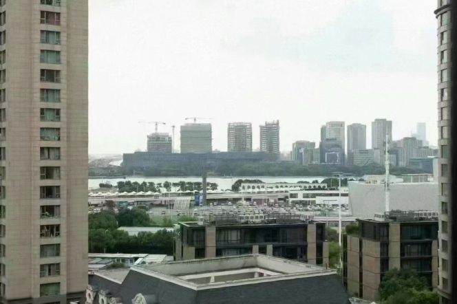 2BR Apartment near South Xizang Rd Metro with River View (L4/L8)