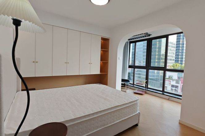 Spacious Modern Bright 2BR Apartment in Gubei (L2/L15)