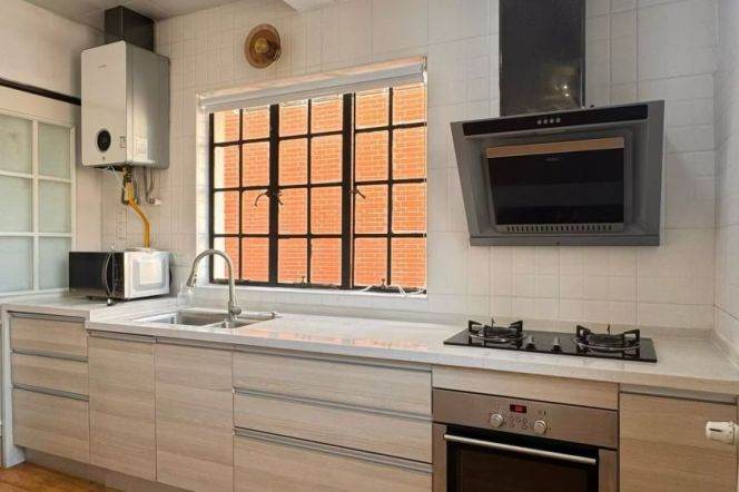 2BR Lane House in Old Xuhui with Terrace