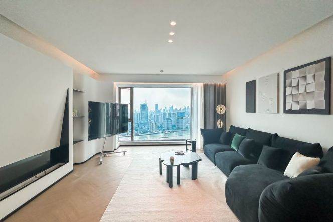 High-Floor Spacious 2BR Apartment near Shangcheng Rd Metro