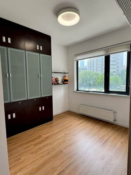Housing image — Bedroom