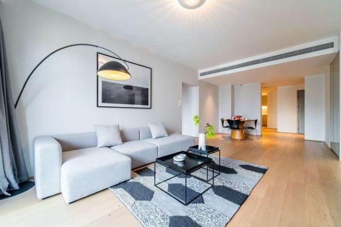 High-Floor Spacious Modern Bright 3BR Apartment near South Pudong Road Metro (L2/L14)