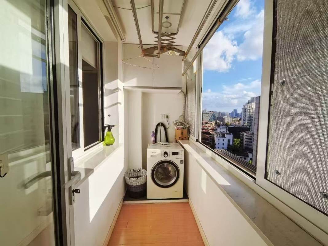 Housing image — Balcony