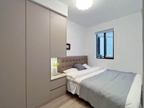 Housing image — Room