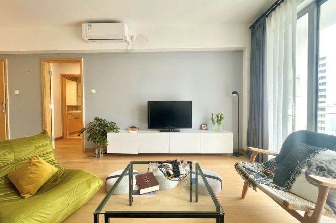 2BR Apartment in Xujiahui