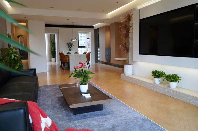 4BR Apartment at Brilliant City with River View (L3/L4)