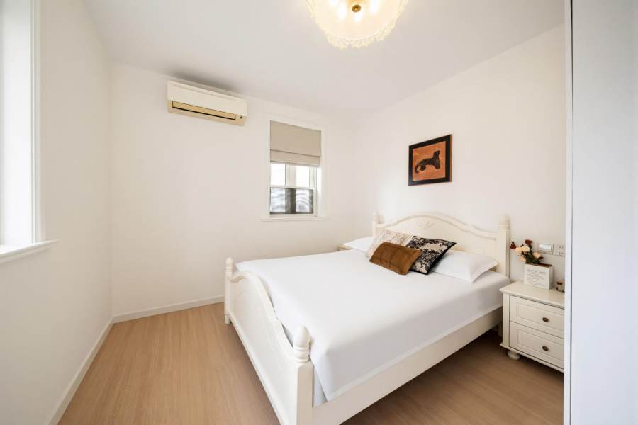 Housing image — Room